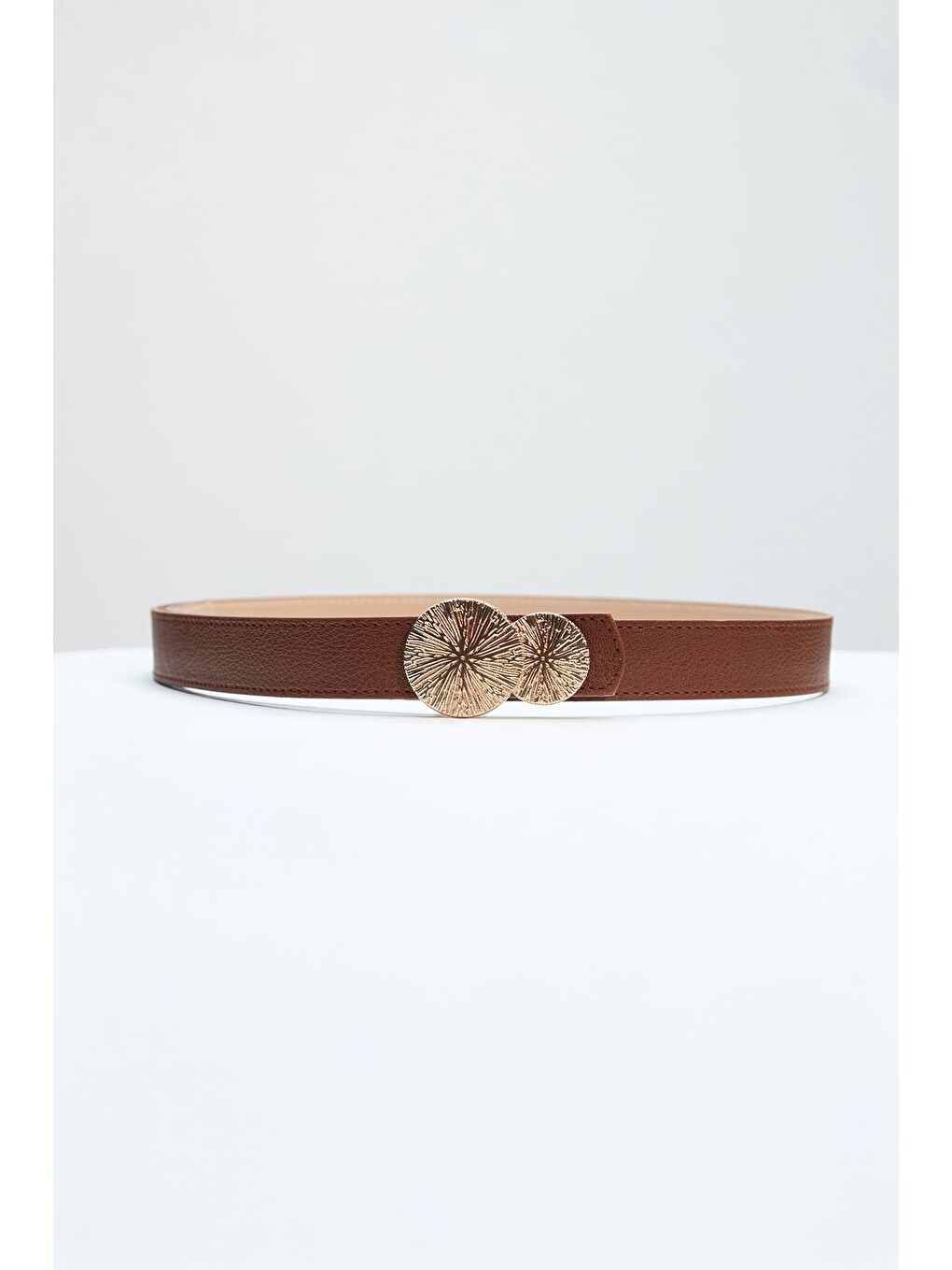 Kahverengi Yuvarlak Tokalı Kemer