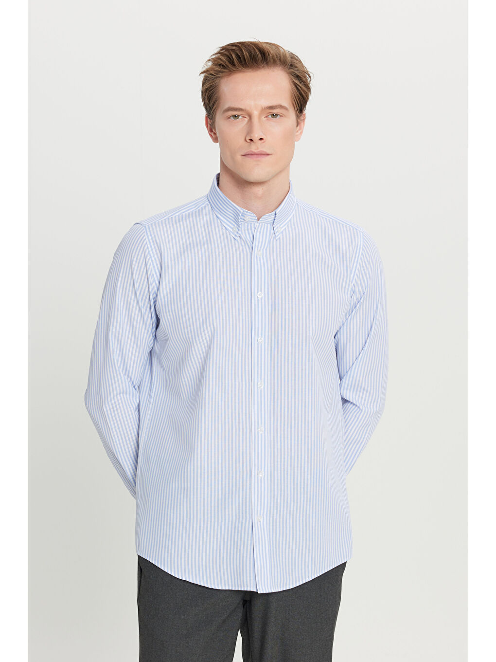 Erkek Beyaz-Mavi Pamuklu Tailored Slim Fit Dar Kesim Düğmeli Yaka Çizgili Gömlek-2