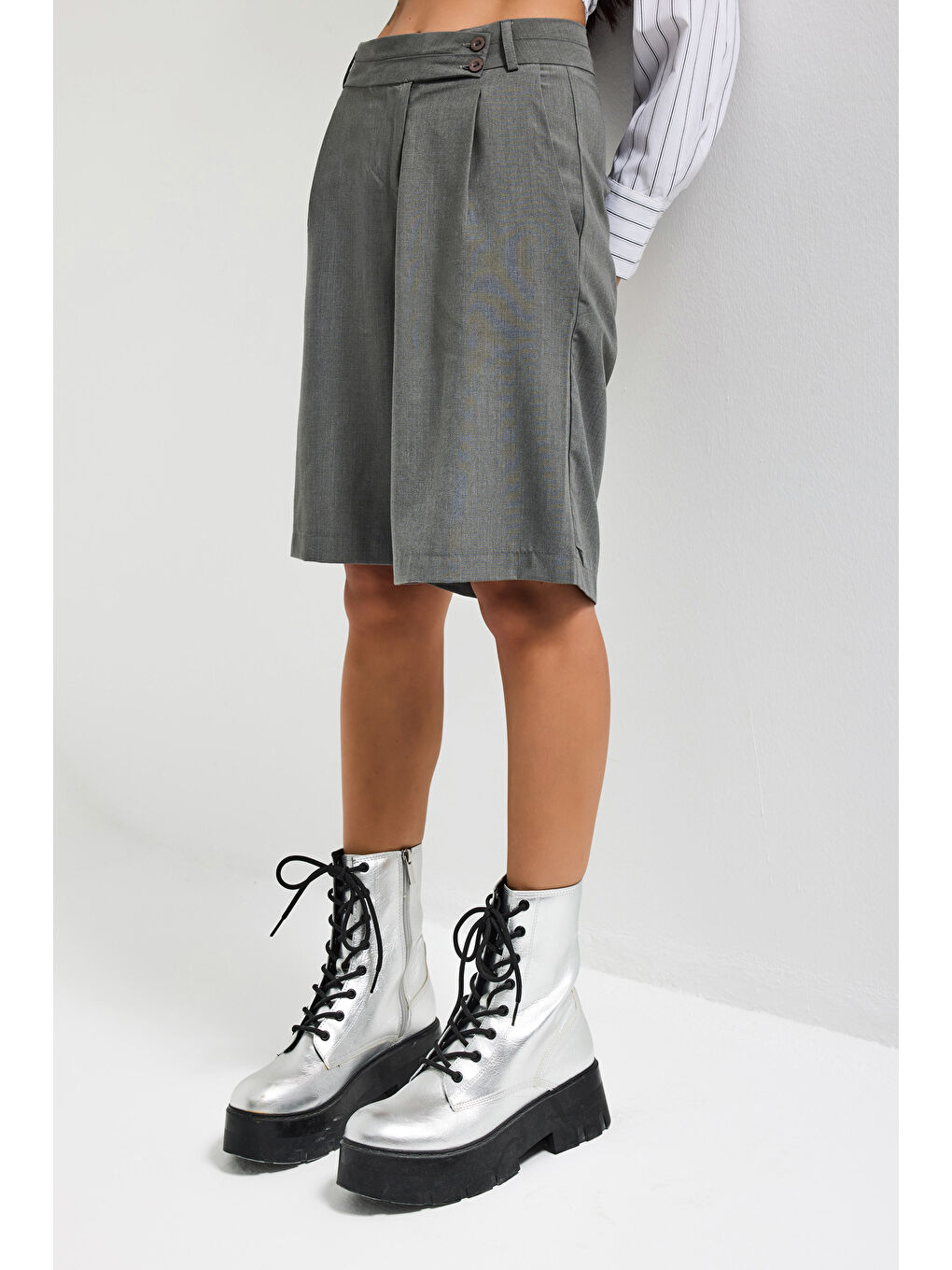 Kadın Gri s6 Baggy Fit Maxi Boy Bermuda Şort-2