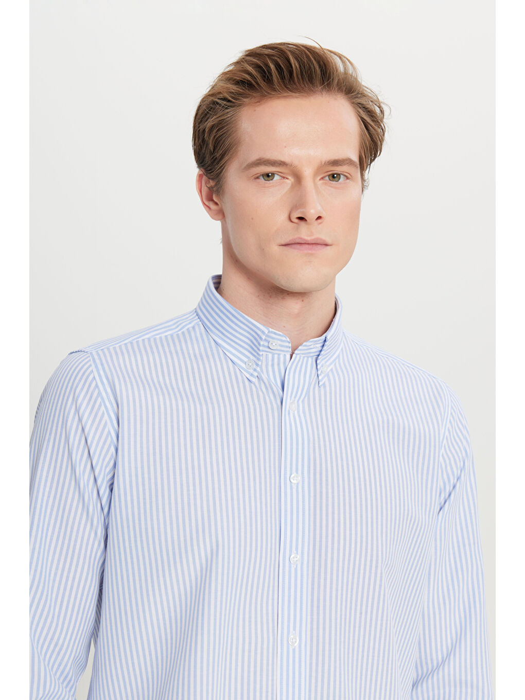 Erkek Beyaz-Mavi Pamuklu Tailored Slim Fit Dar Kesim Düğmeli Yaka Çizgili Gömlek-3
