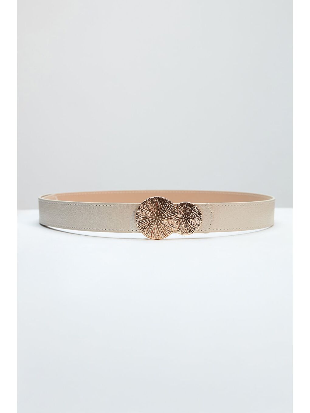 Bej Yuvarlak Tokalı Kemer