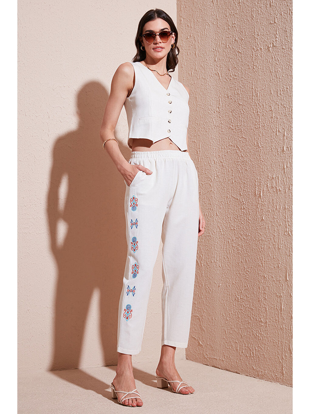 Bej Bohem İşlemeli Keten Ve Pamuk Karışımlı Şalvar Kadın Pantolon 5865050-3