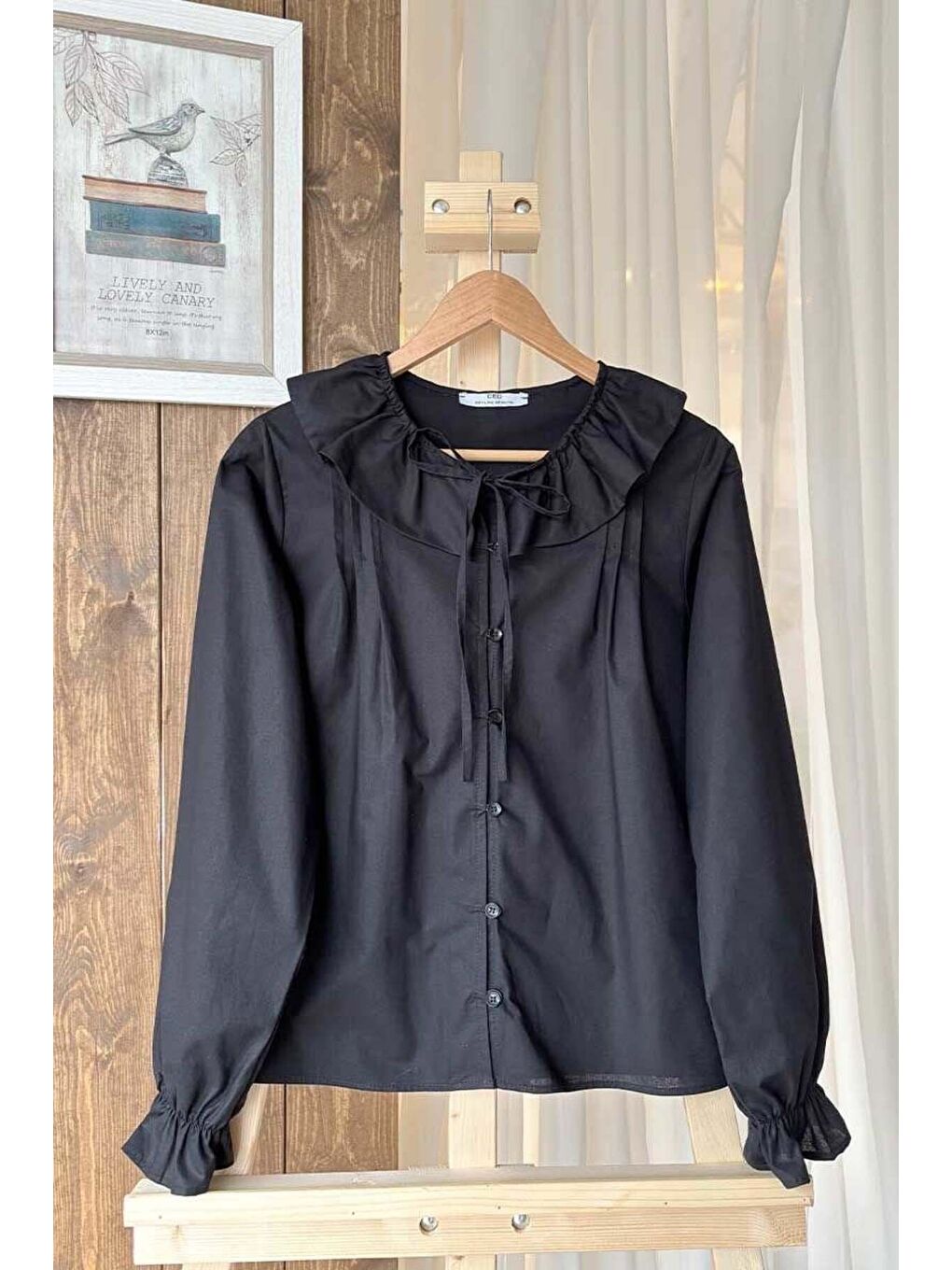 Siyah Bebe Yaka Fiyonklu Gömlek-4