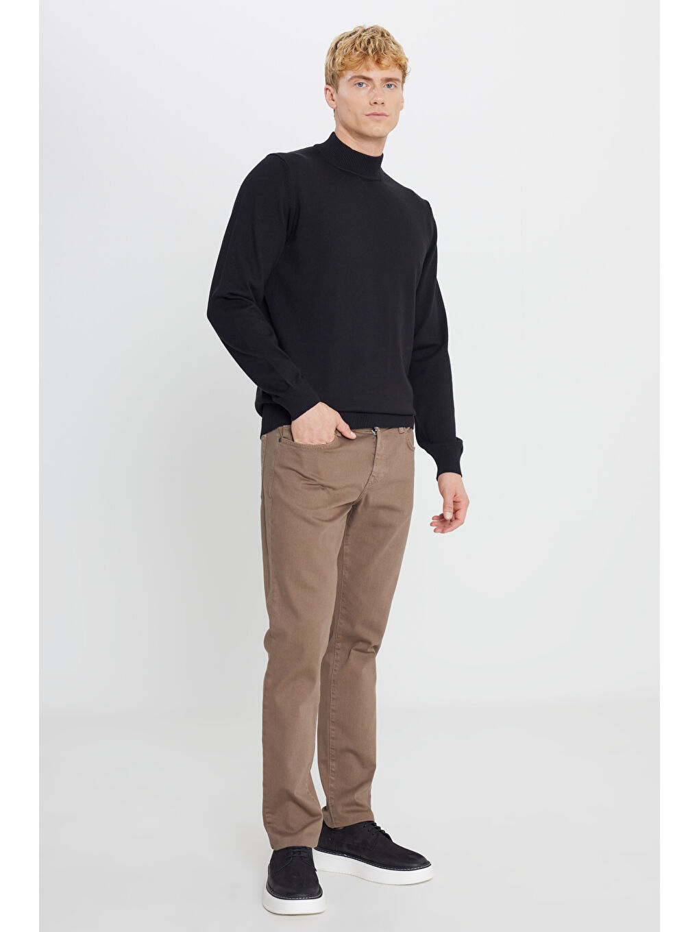 Erkek Siyah Pamuklu Standart Fit Normal Kesim Yarım Balıkçı Yaka Triko Kazak-1