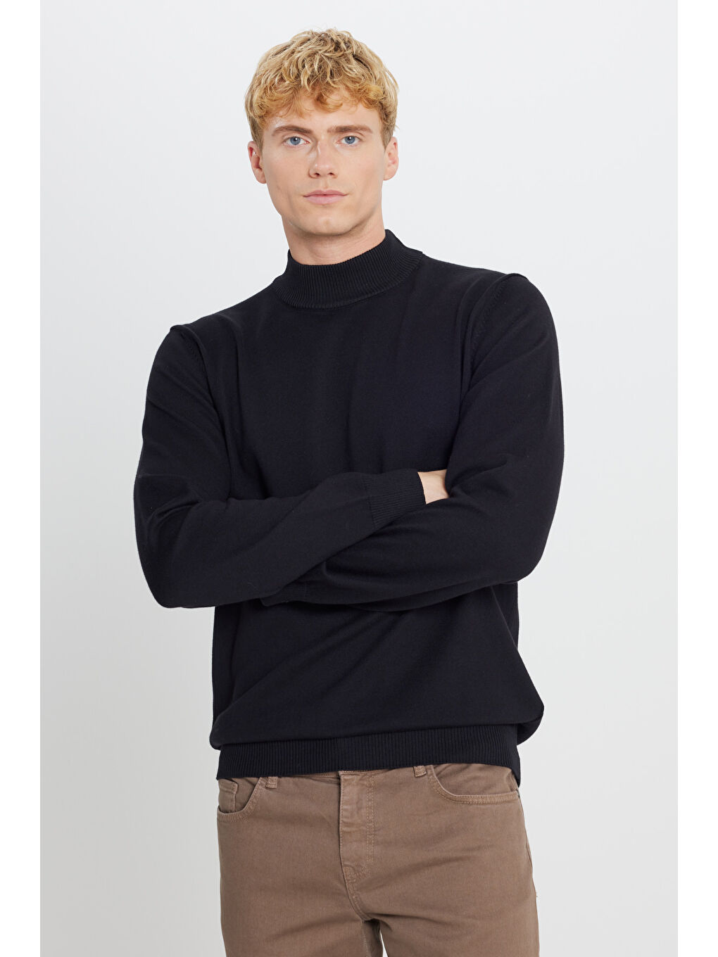 Erkek Siyah Pamuklu Standart Fit Normal Kesim Yarım Balıkçı Yaka Triko Kazak-2