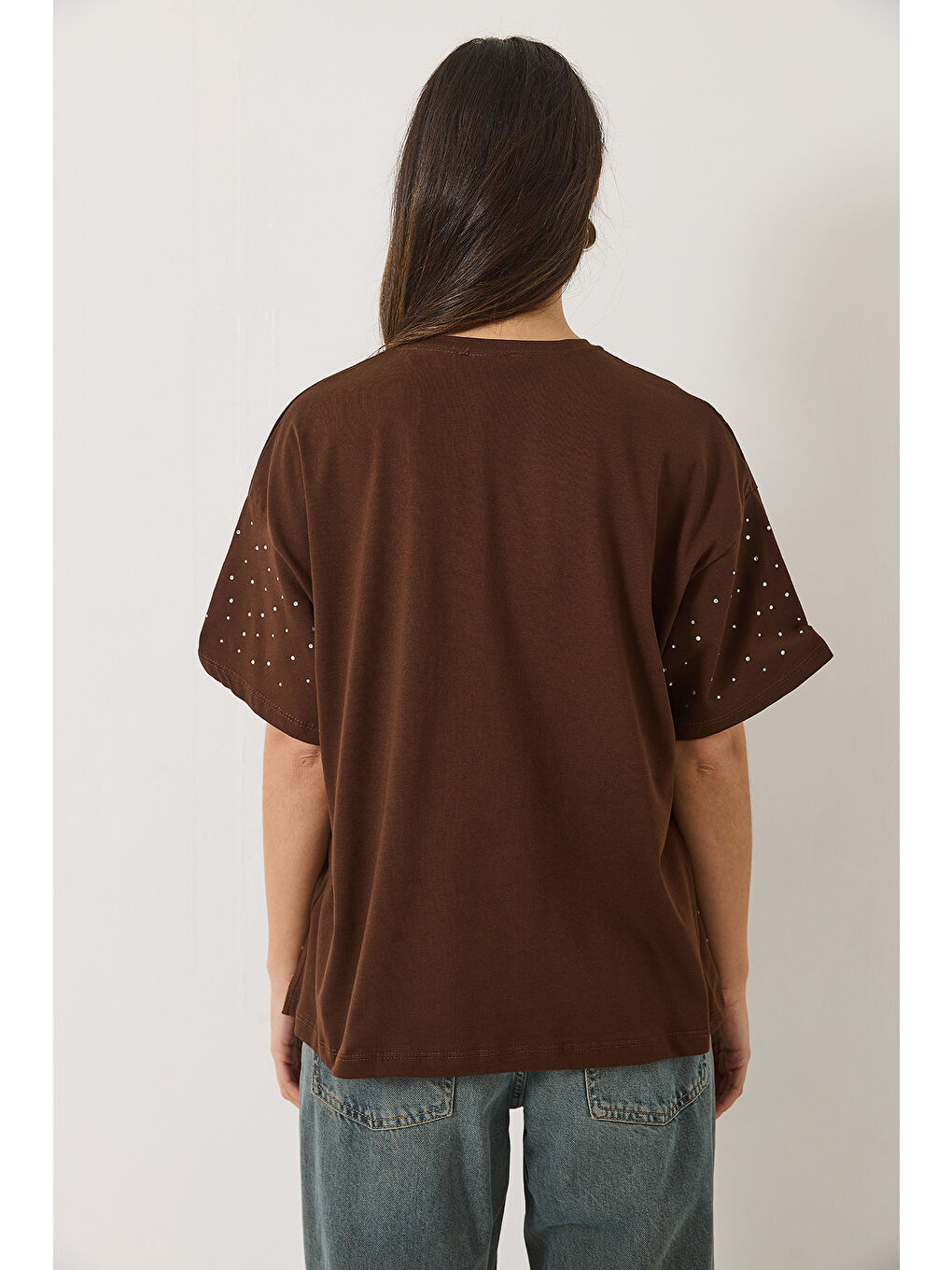 Kahverengi Kadın Pul Detaylı Bisiklet Yaka Kısa Kollu T-Shirt-5