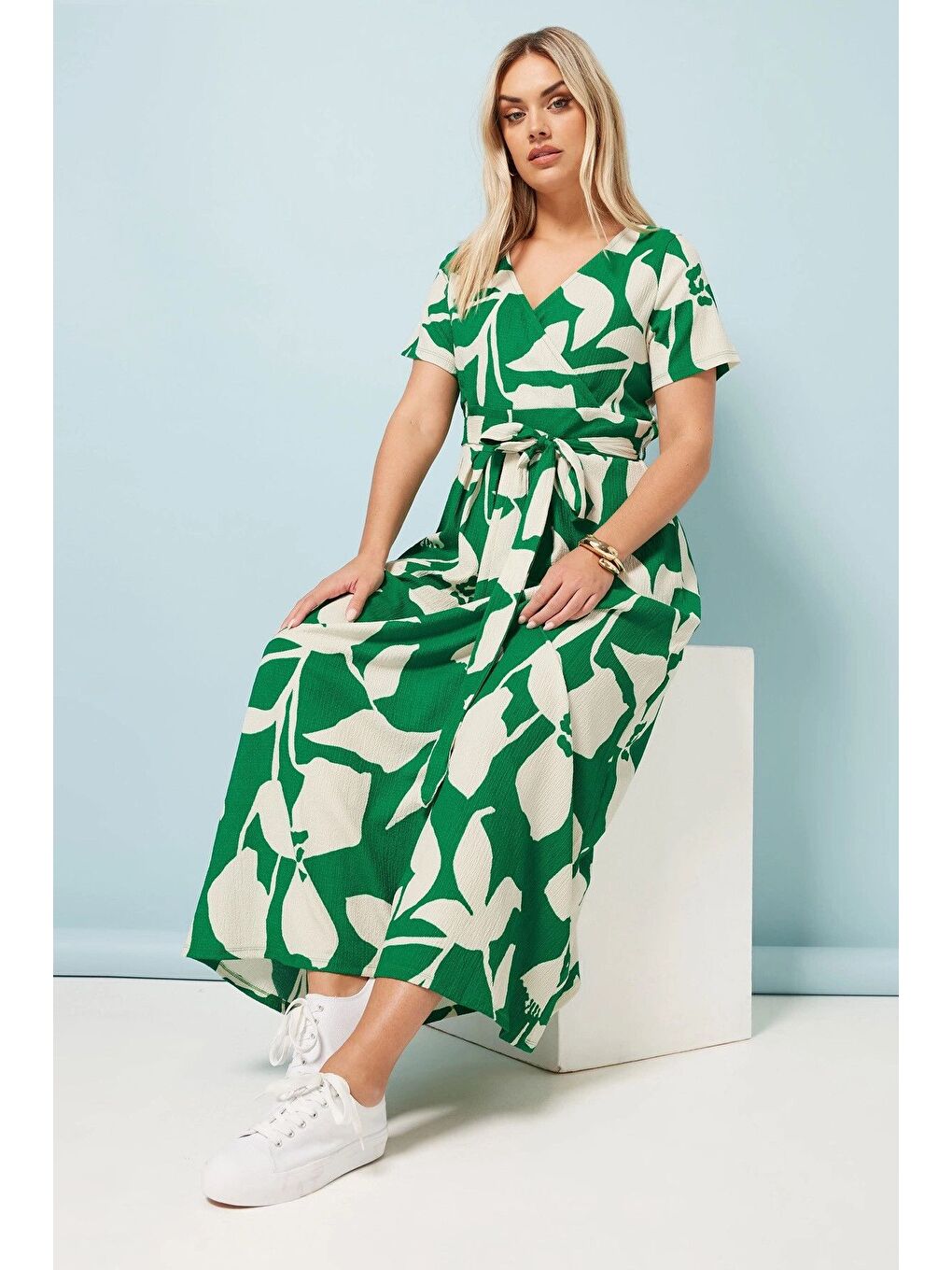 Yeşil Büyük Beden V Yaka Çiçek Desenli Bürümcük Kumaş Elbise 304074-3