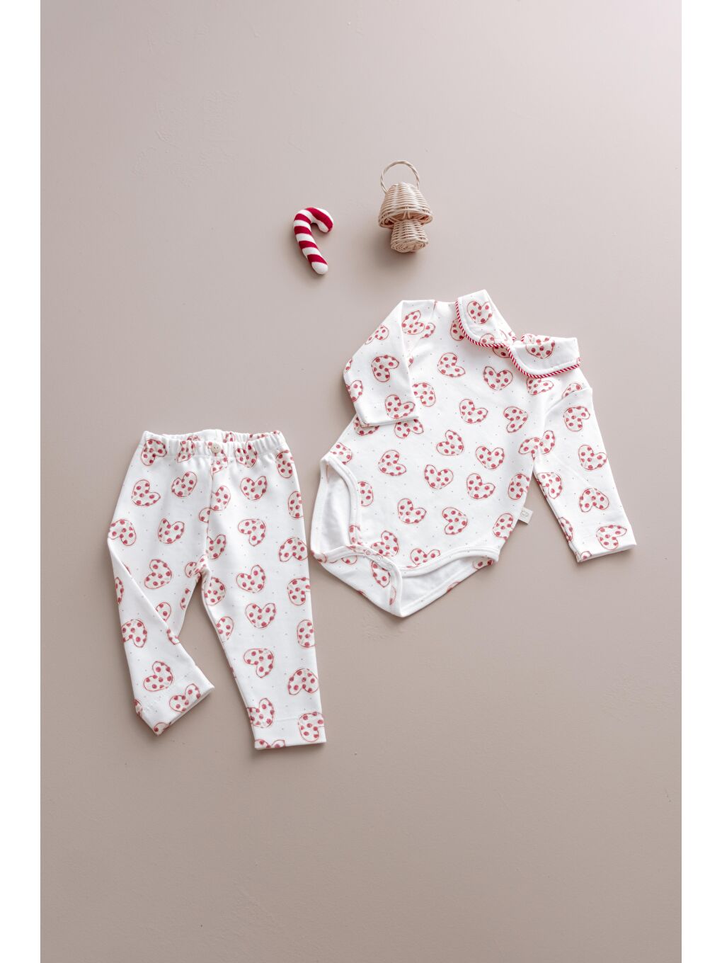 Beyaz Puffy Sleep Kalp Kurabiye Serisi Body Tayt Takım