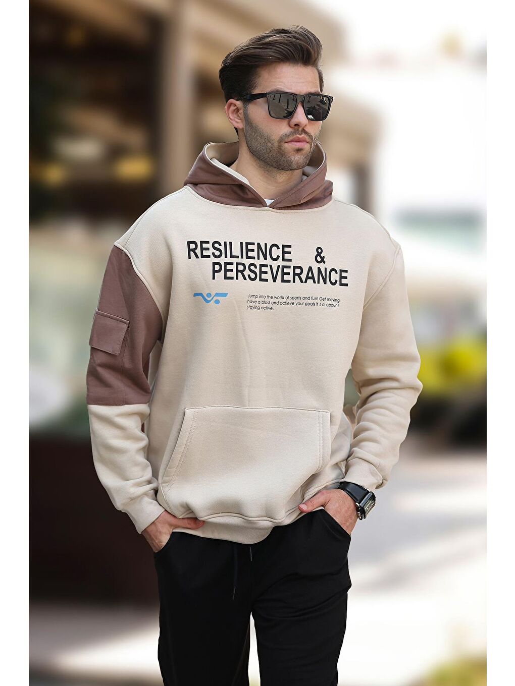 Madmext Bej Kapüşonlu Cep Detaylı Baskılı Erkek Sweatshirt 7058