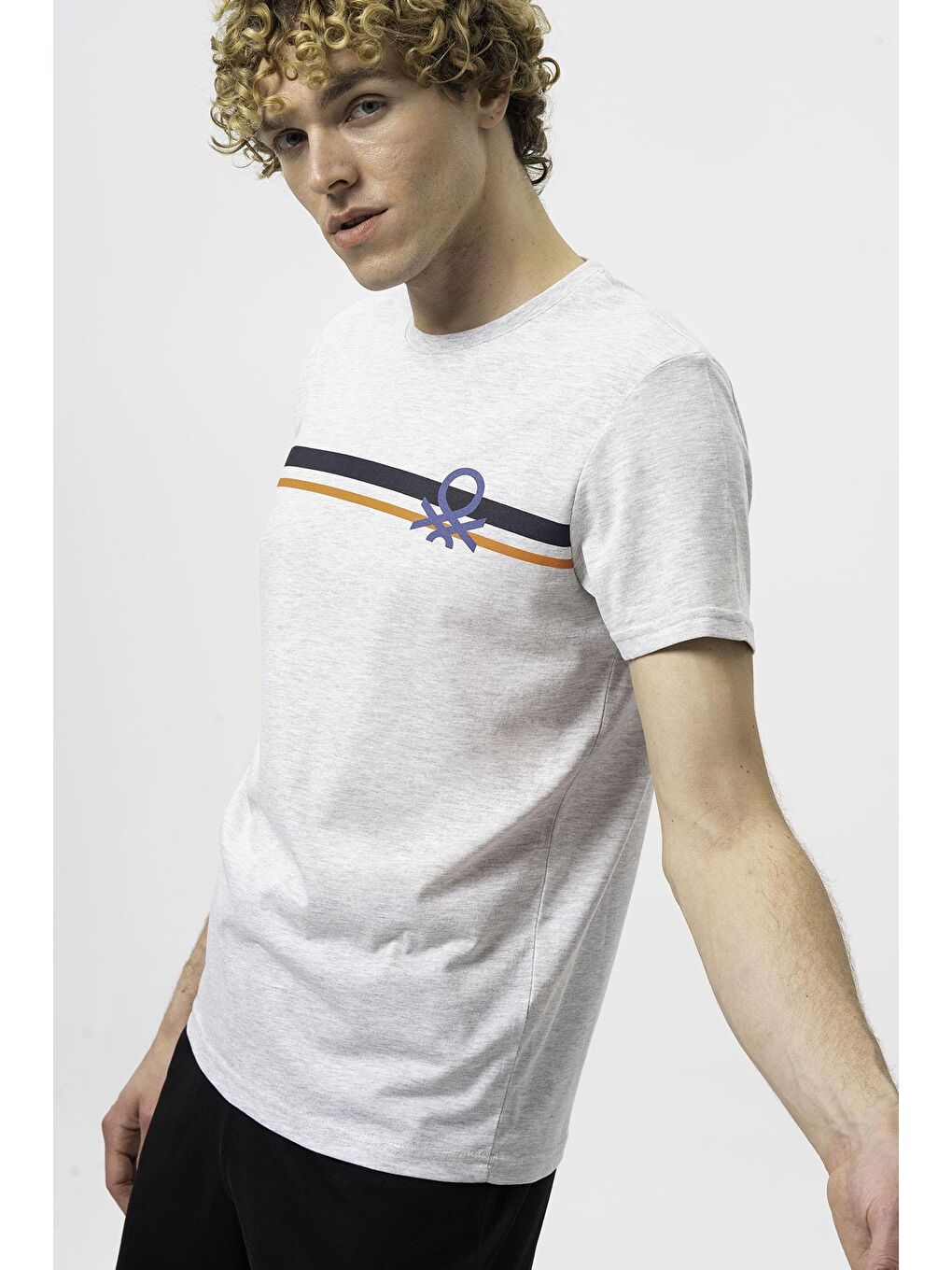Gri Bisiklet Yaka Kısa Kollu Baskılı Erkek Tişört-2