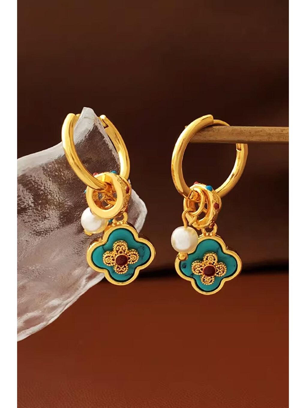 Sarı Mavi Çiçek Ve İnci Detaylı Sallantılı Halka Küpe-3