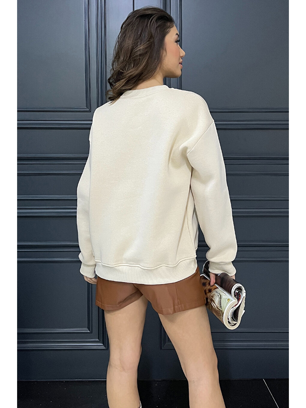 Bej Kalp Nakışlı Üç İplik Şardonlu Kadın Sweatshirt-3