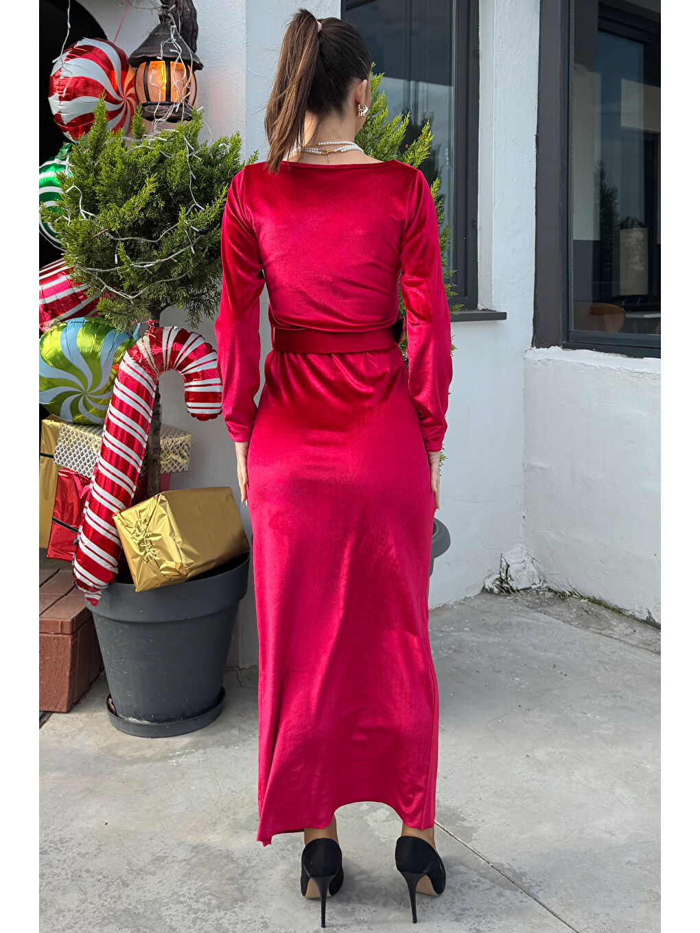 Kırmızı Kadın Kare Yaka Ön Büzgülü Taşlı Kemerli Kadife Elbise-3