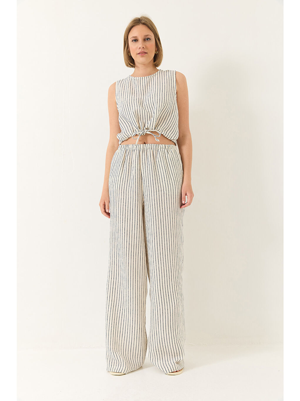 Ekru Kadın Bağlamalı Crop Yelekli Yüksek Bel Palazzo Pantolonlu Çizgili Müslin Takım-1