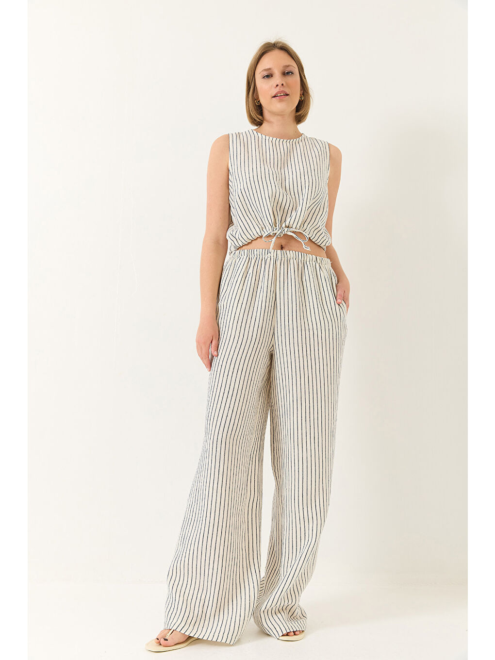 Ekru Kadın Bağlamalı Crop Yelekli Yüksek Bel Palazzo Pantolonlu Çizgili Müslin Takım-3