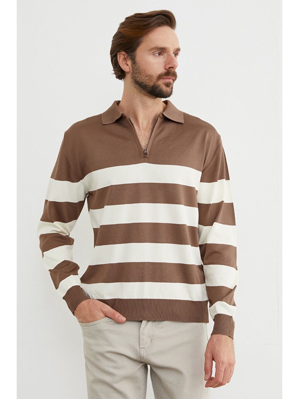 Kahverengi Çizgili Yarım Fermuarlı Polo Yaka Triko Kazak-1