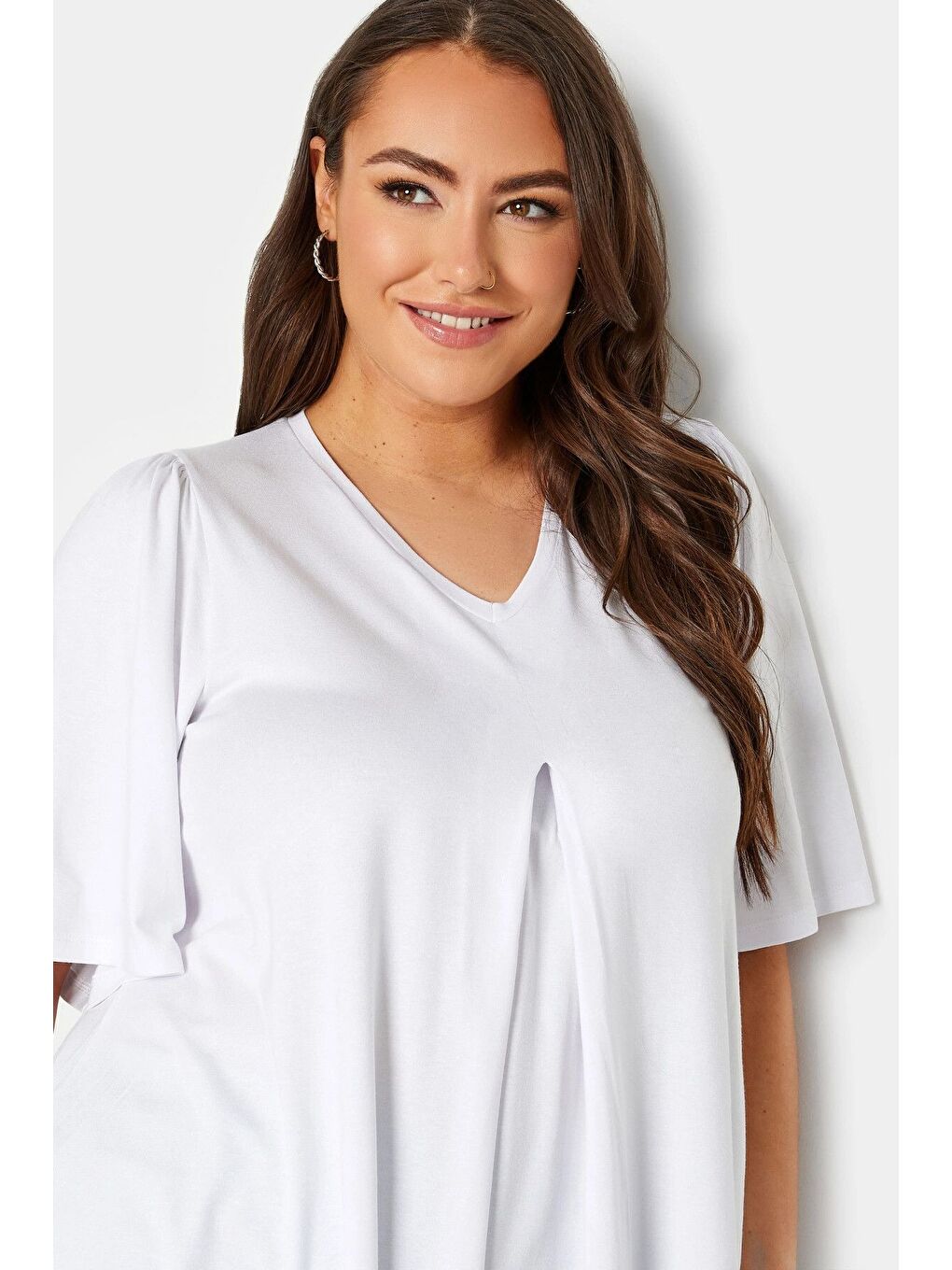 Beyaz Büyük Beden V Yaka Desenli Asimetrik Kesim Elastanlı Bluz 320779-3