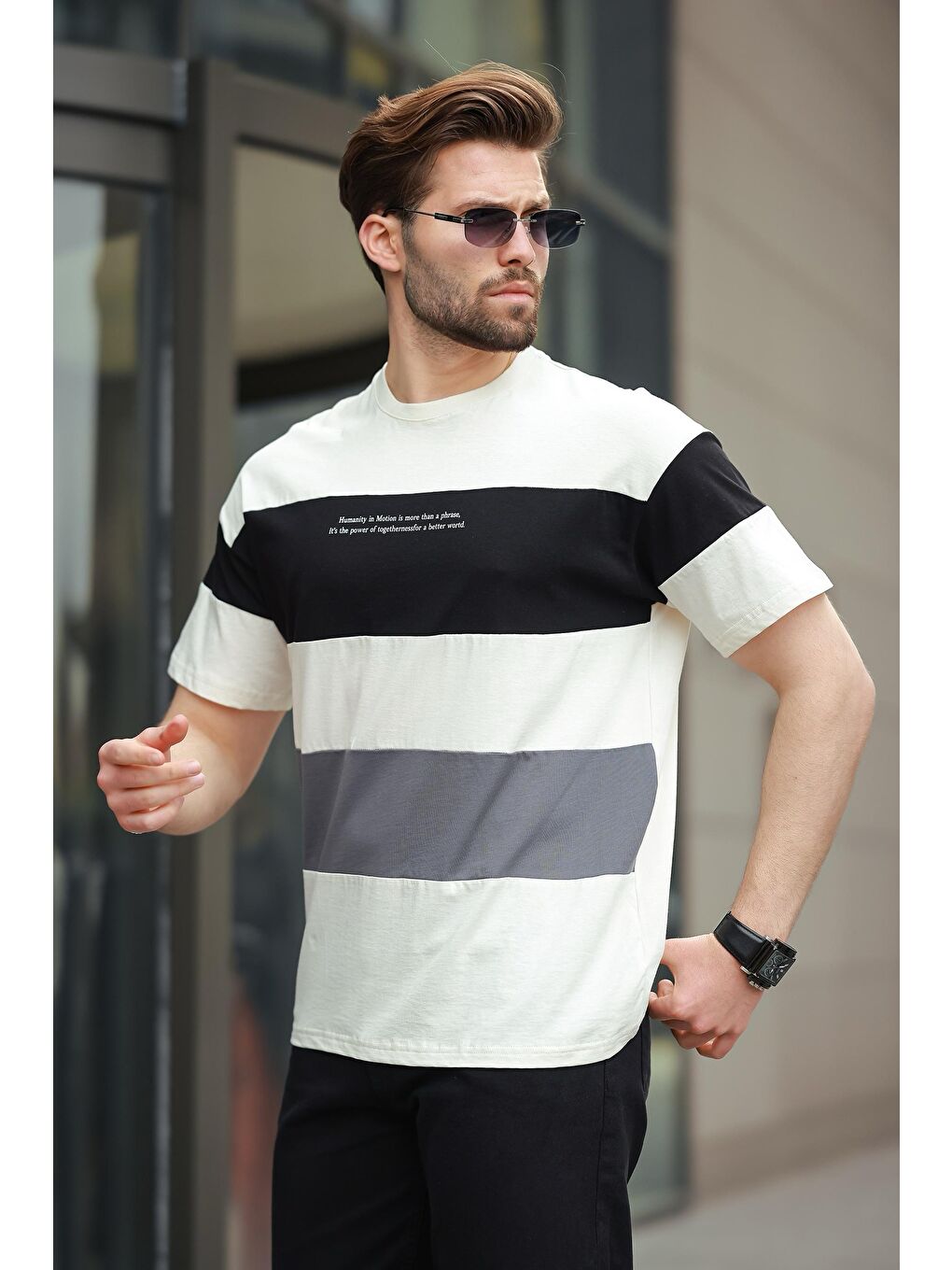 Siyah Oversize Renk Bloklu Bisiklet Yaka Baskılı Tişört 7025-1