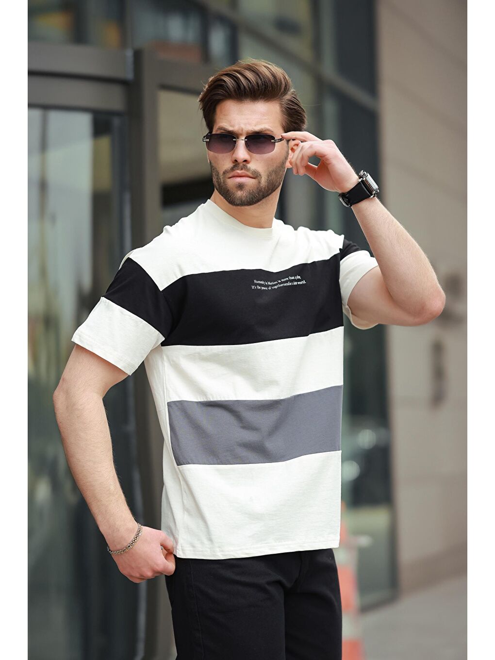 Siyah Oversize Renk Bloklu Bisiklet Yaka Baskılı Tişört 7025-2