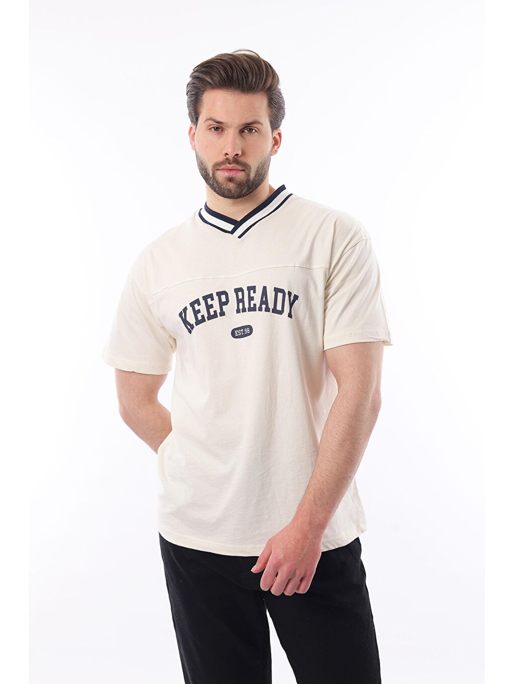Ekru V Yaka Baskılı Kısa Kollu Overfit %100 Pamuk Tişört 7039