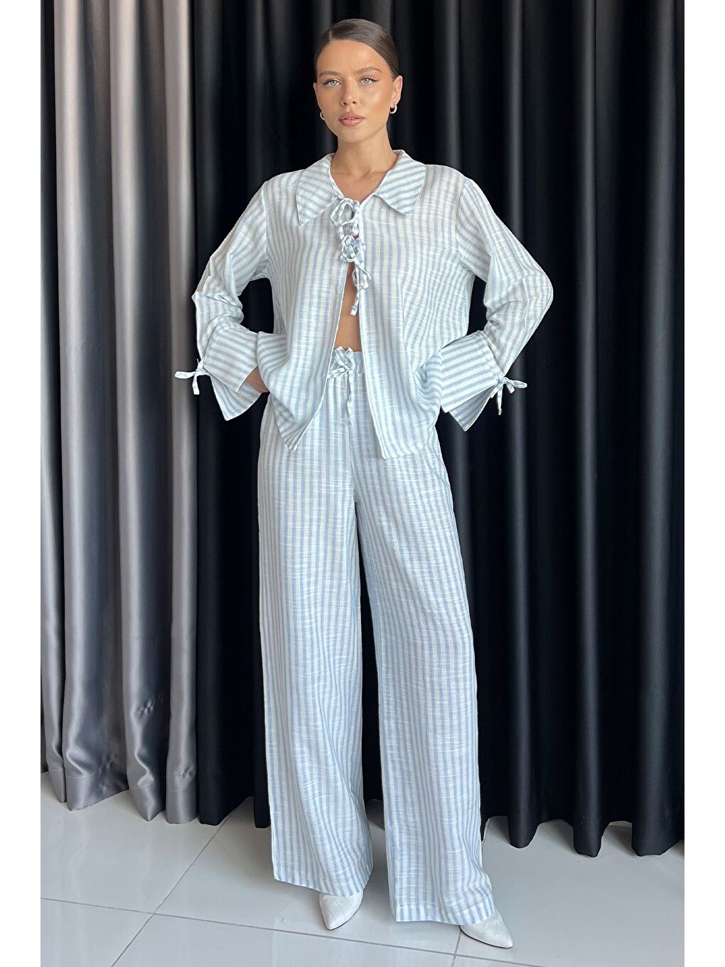 Mavi Ön Bağlamalı Çizgili Bluz Pantolon İkili Takım