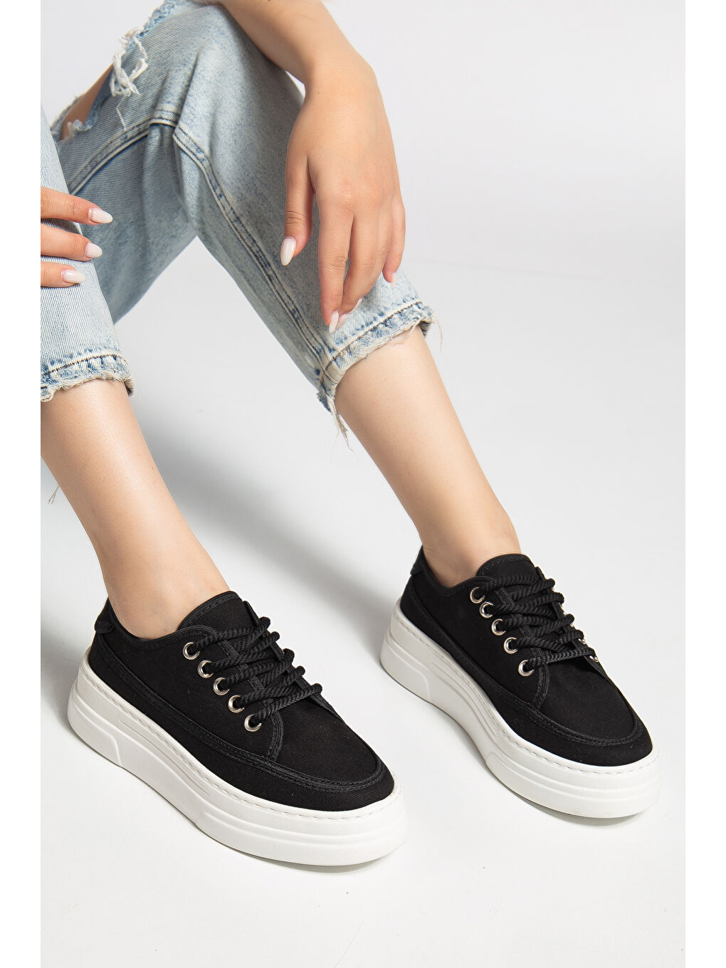 Kadın Siyah Poli Taban Keten Halat Bağcıklı Spor Ayakkabı-1