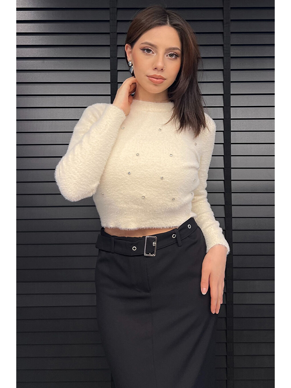 Bej Bisiklet Yaka  İplik Taşlı Kadın Triko Kazak-1