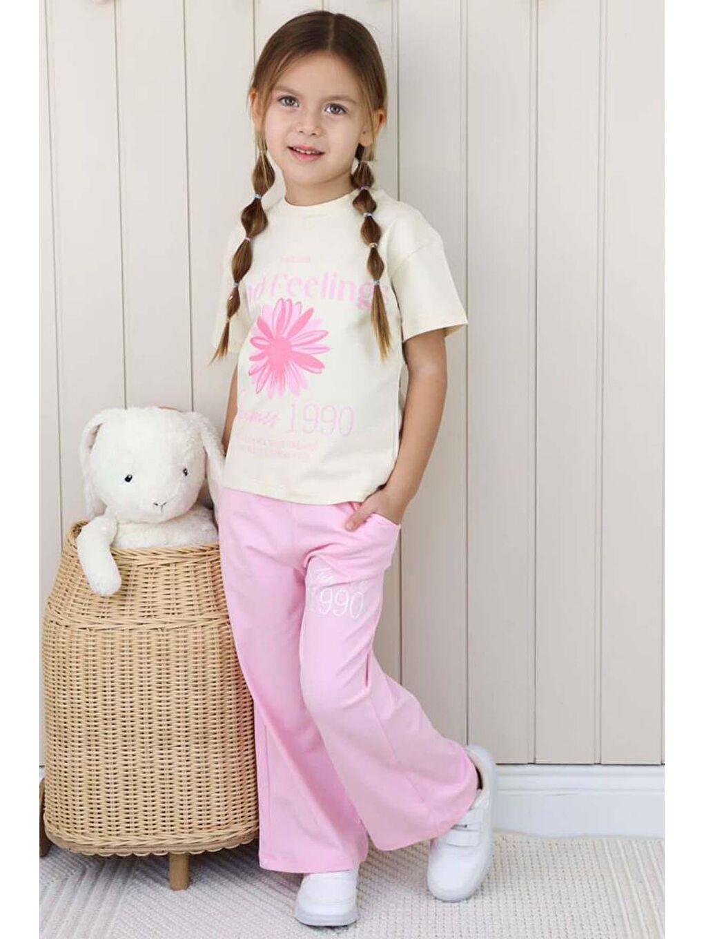 Kız Çocuk Üzeri Papatya Detaylı Ve Feeling Baskılı T-shirt Pembe Salaş Pantolon Alt Üst Takım-2