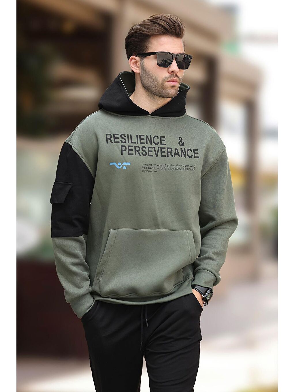 Madmext Haki Kapüşonlu Cep Detaylı Baskılı Erkek Sweatshirt 7058