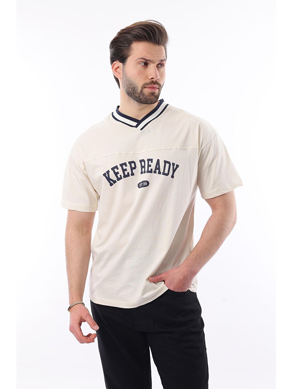 Ekru V Yaka Baskılı Kısa Kollu Overfit %100 Pamuk Tişört 7039-3