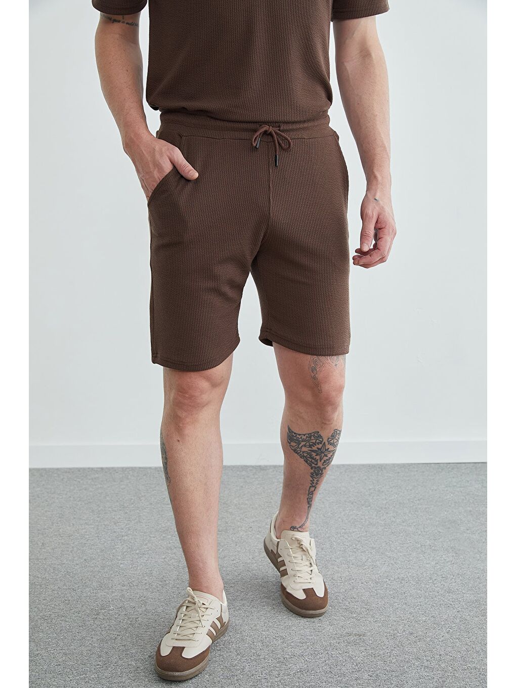 Kahverengi Beli Lastikli Fitilli Şort-1