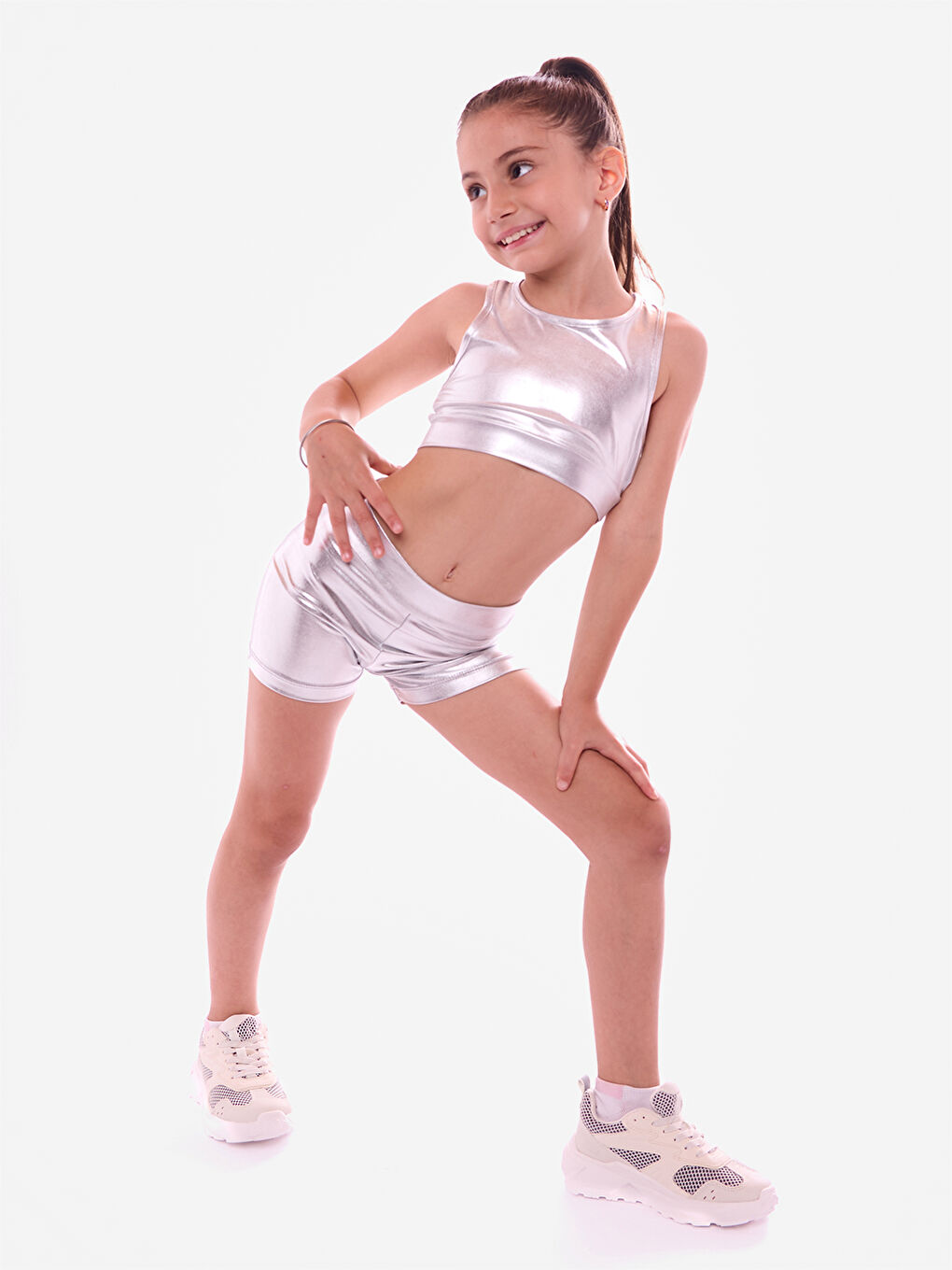 Gri Shinette Parlak Şort