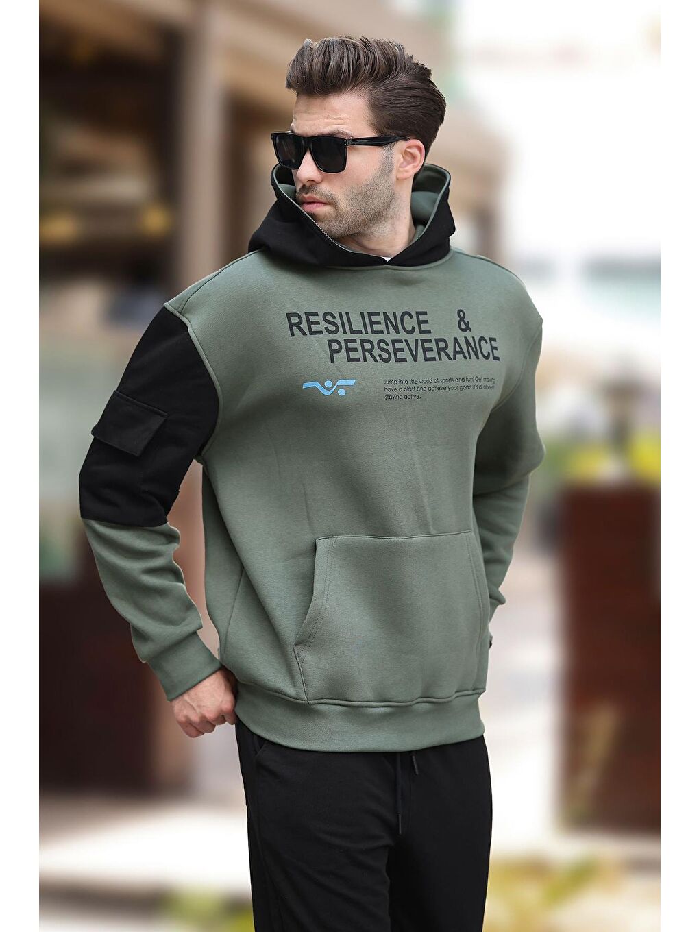 Madmext Haki Kapüşonlu Cep Detaylı Baskılı Erkek Sweatshirt 7058 - 1