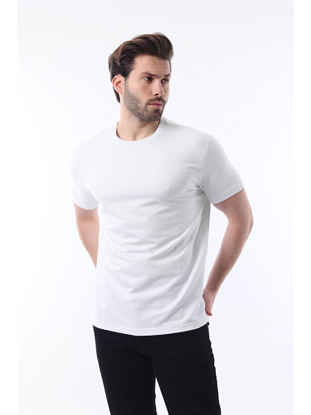 Beyaz Bisiklet Yaka Basic Kısa Kollu Tişört 7042-1