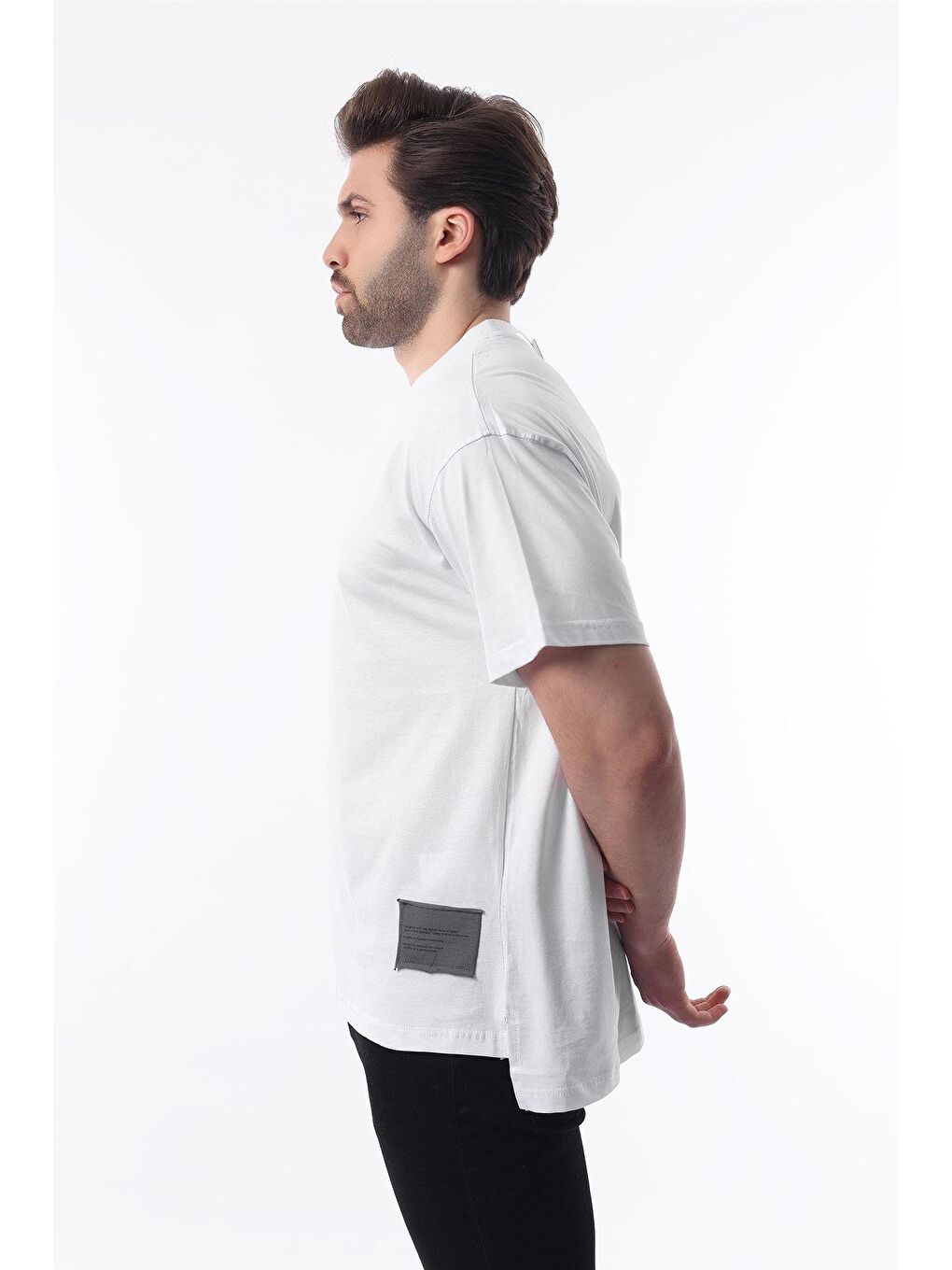 Beyaz Bisiklet Yaka Pamuklu Arma Deyatlı Overfit %100 Pamuk Tişört 7019-2