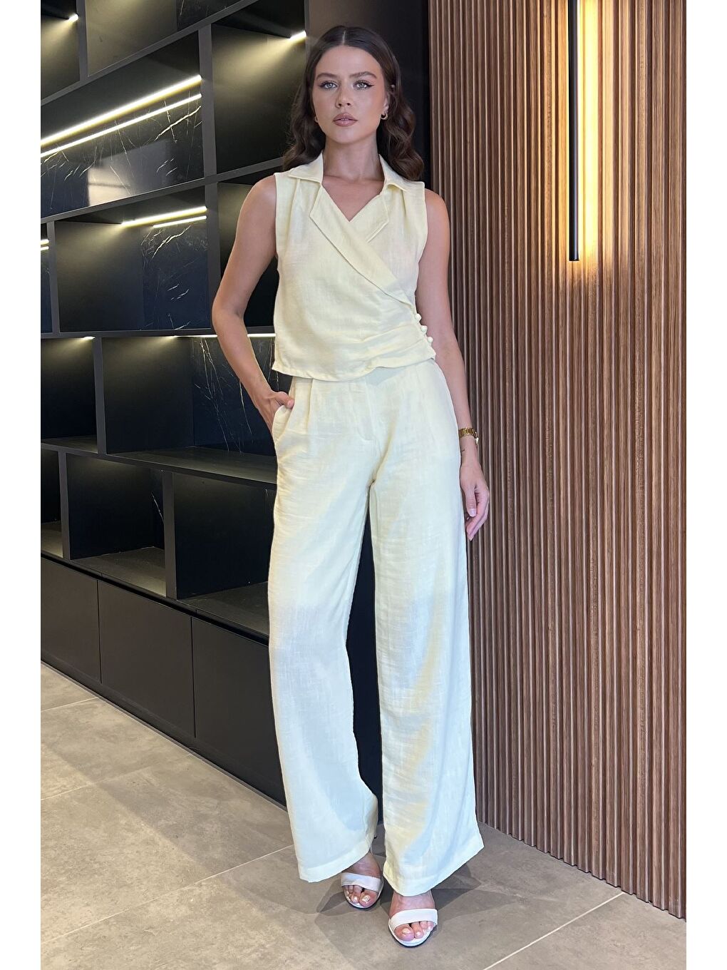 Sarı Kruvaze Yaka Keten Yelek Pantolon İkili Takım