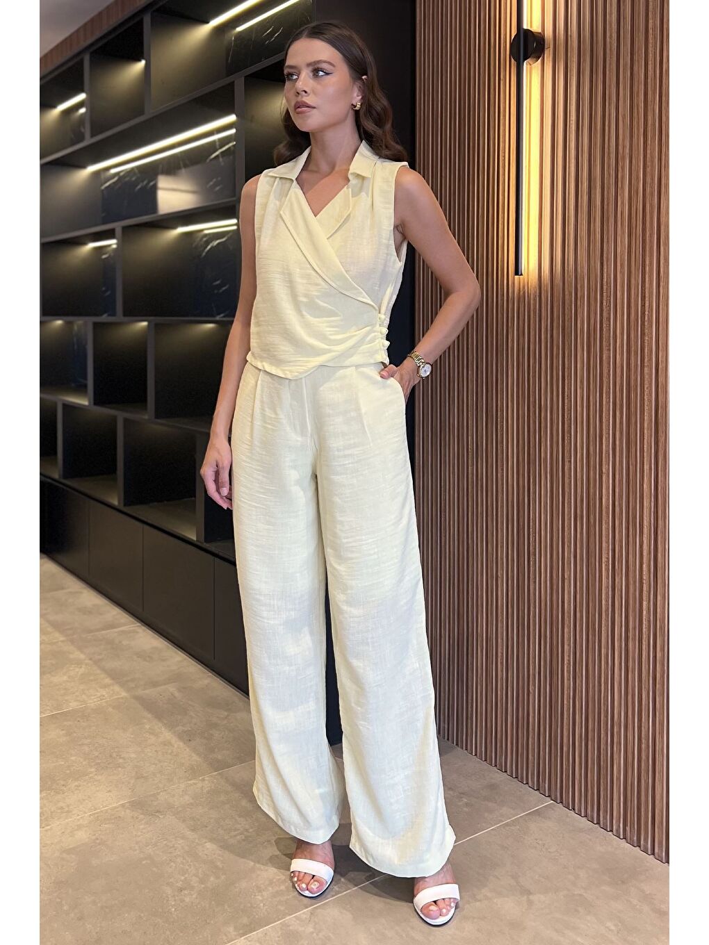 Sarı Kruvaze Yaka Keten Yelek Pantolon İkili Takım-1
