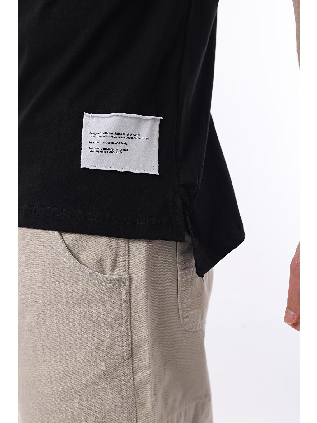 Siyah Bisiklet Yaka Pamuklu Arma Deyatlı Overfit %100 Pamuk Tişört 7019-2