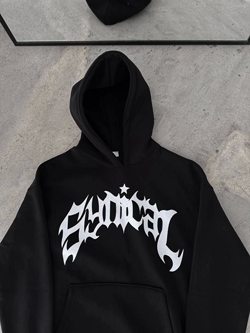 Üç İplik Kapüşonlu Baskılı Oversize Sweatshirt- Siyah