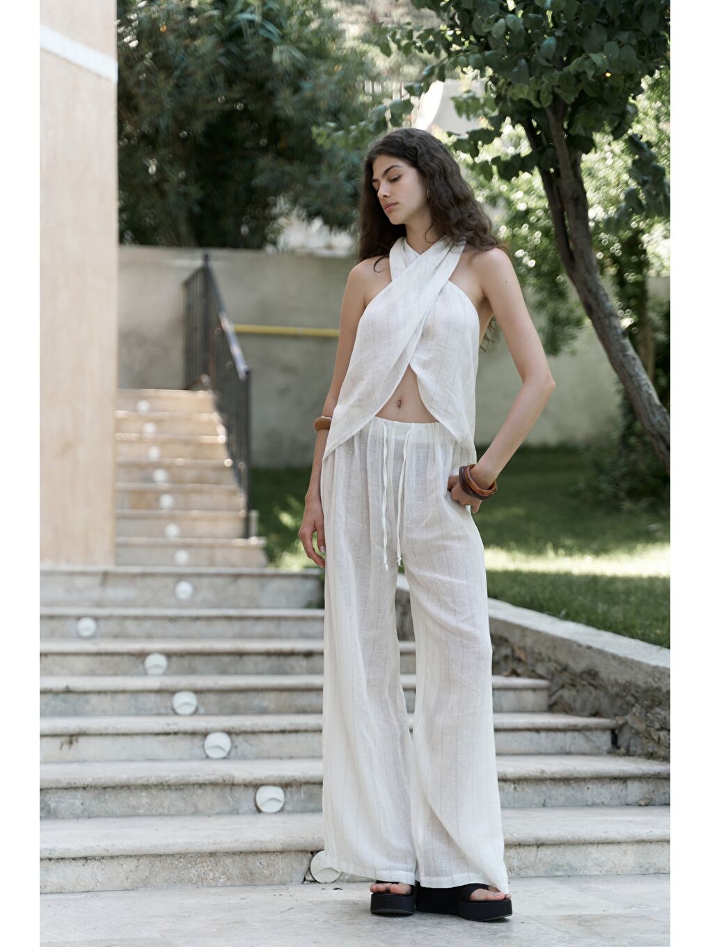 Cadhas Boyundan Bağlamalı Ekru Crop Pantolon Takım