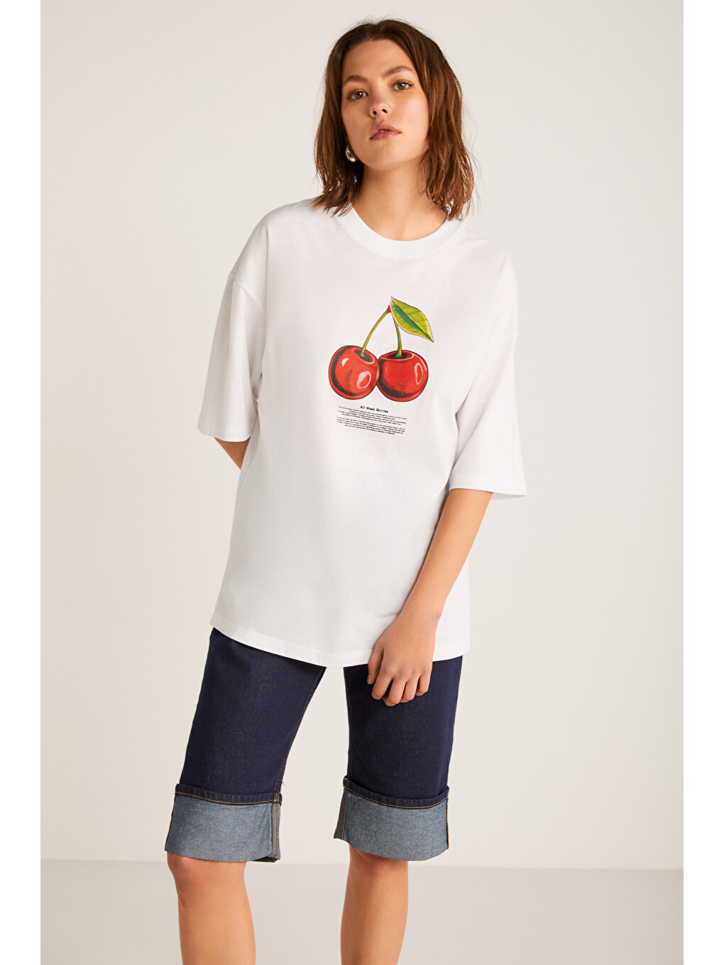 Beyaz ODALYS Kadın %100 Organik Pamuklu Oversize Fit Bol Kesim Kiraz Baskılı Bisiklet Yaka BEYAZ T-Shirt-3