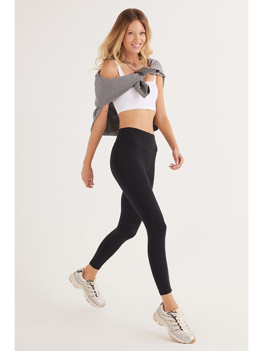 Kadın Süper Slim Beli Lastikli İnterlok Standart Boy Normal Siyah Tayt-3