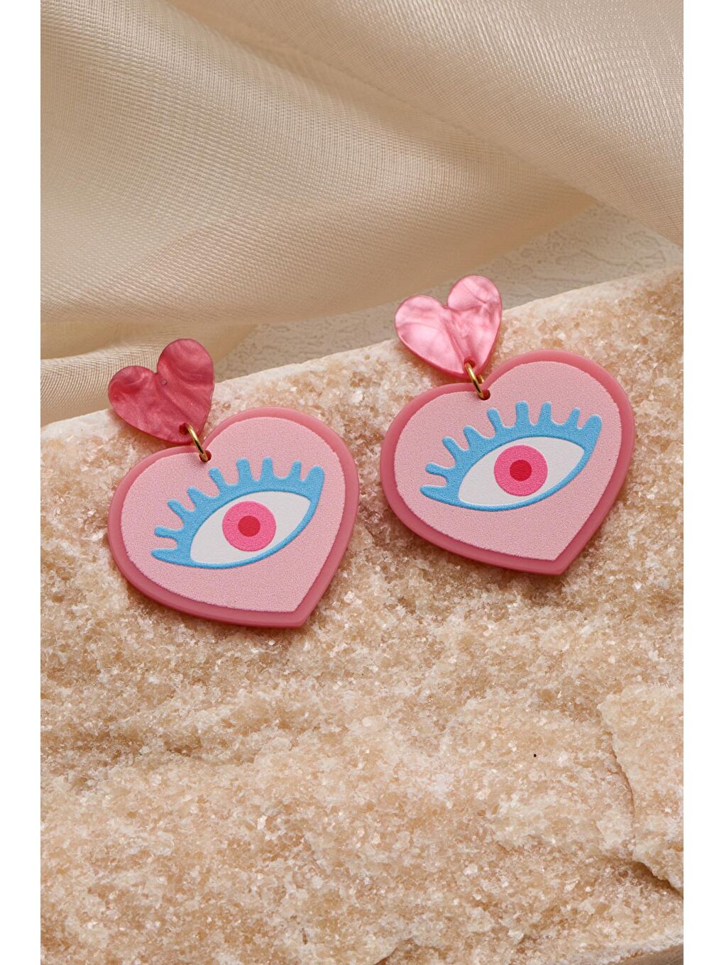 Tatlı Pembe Göz Detaylı Asetat Küpe