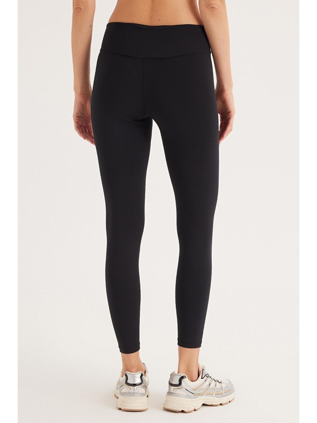 Kadın Süper Slim Beli Lastikli İnterlok Standart Boy Normal Siyah Tayt-6