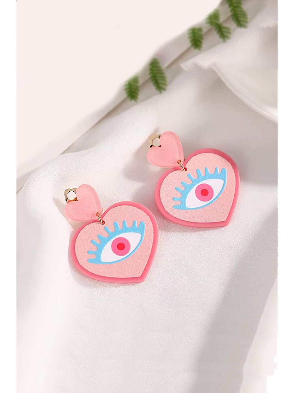 Tatlı Pembe Göz Detaylı Asetat Küpe-1