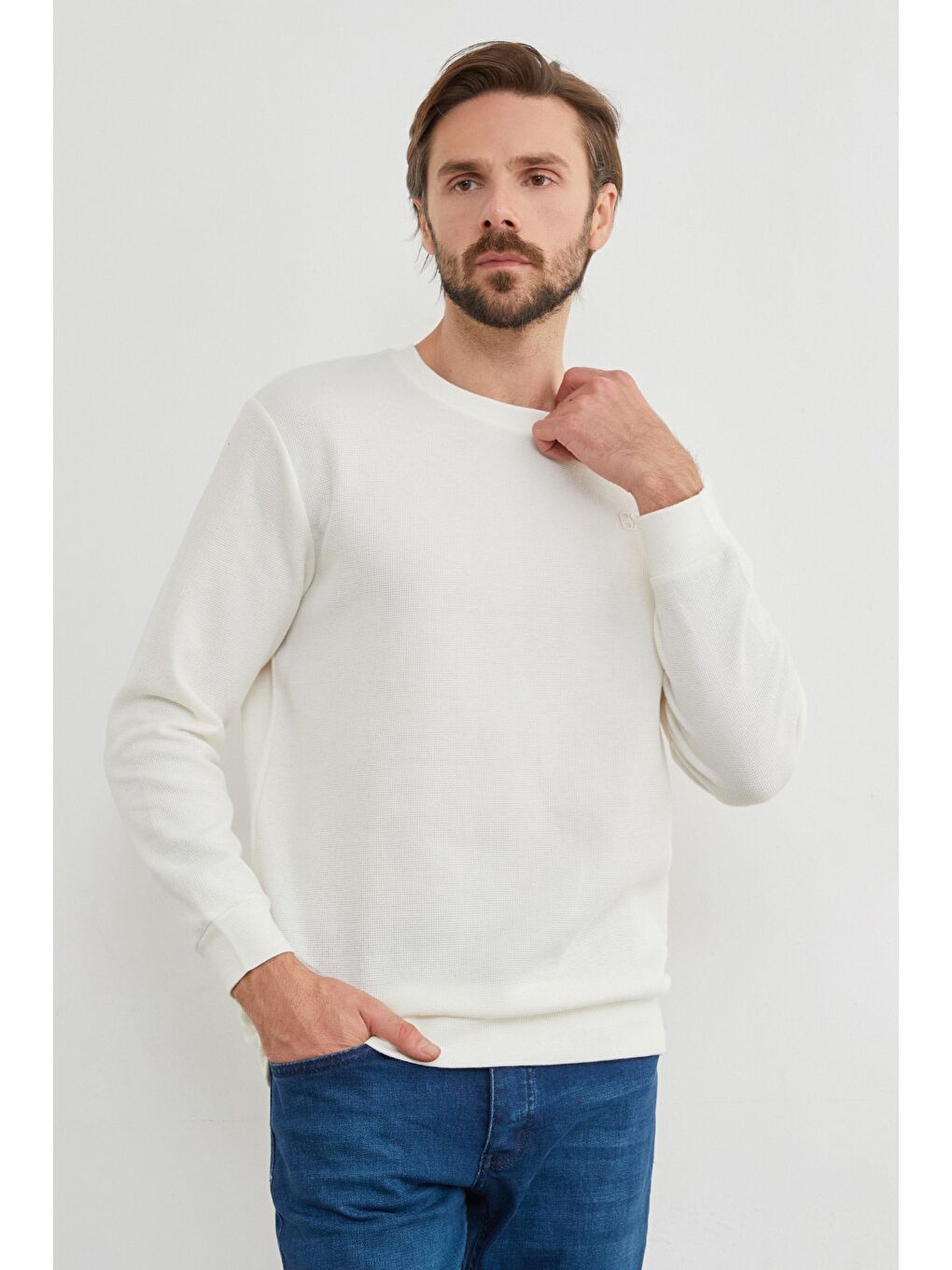 Ekru Kabartma Baskılı Bisiklet Yaka Kazak