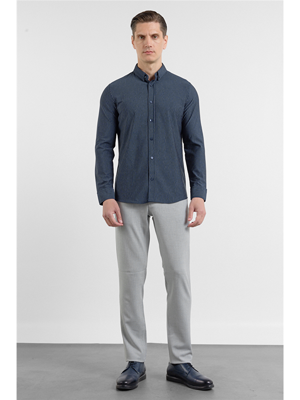 Lacivert Çizgili Desen İtalyan Yaka Uzun Kol Torba Cep Standart Fit Esnek Gömlek 1004260157-1