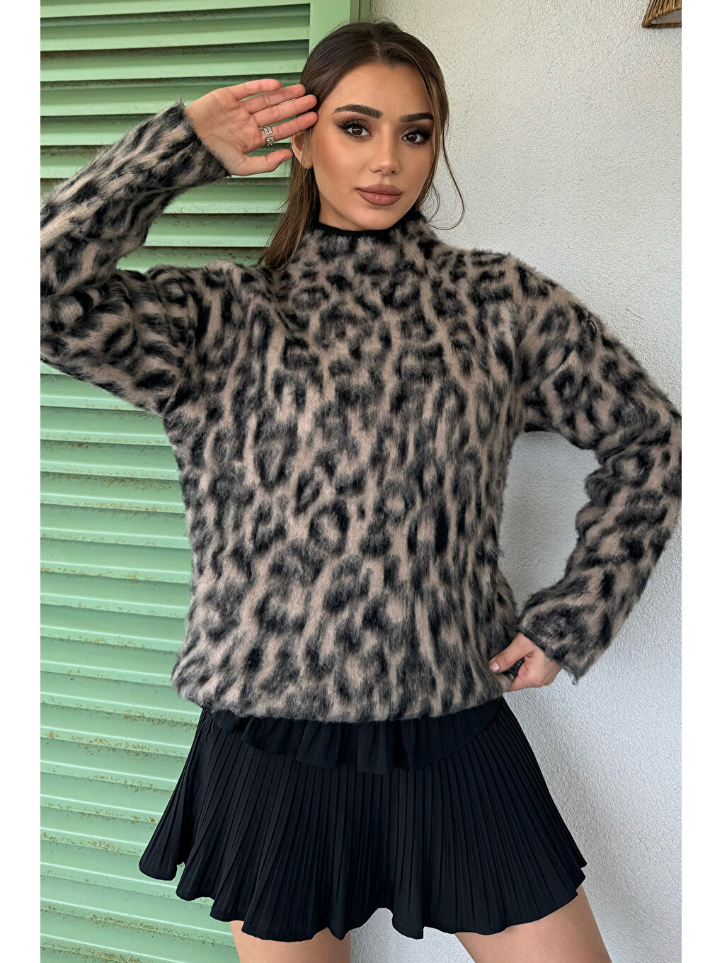 Siyah Kadın Leopar Desenli Sakallı Triko Kazak-1