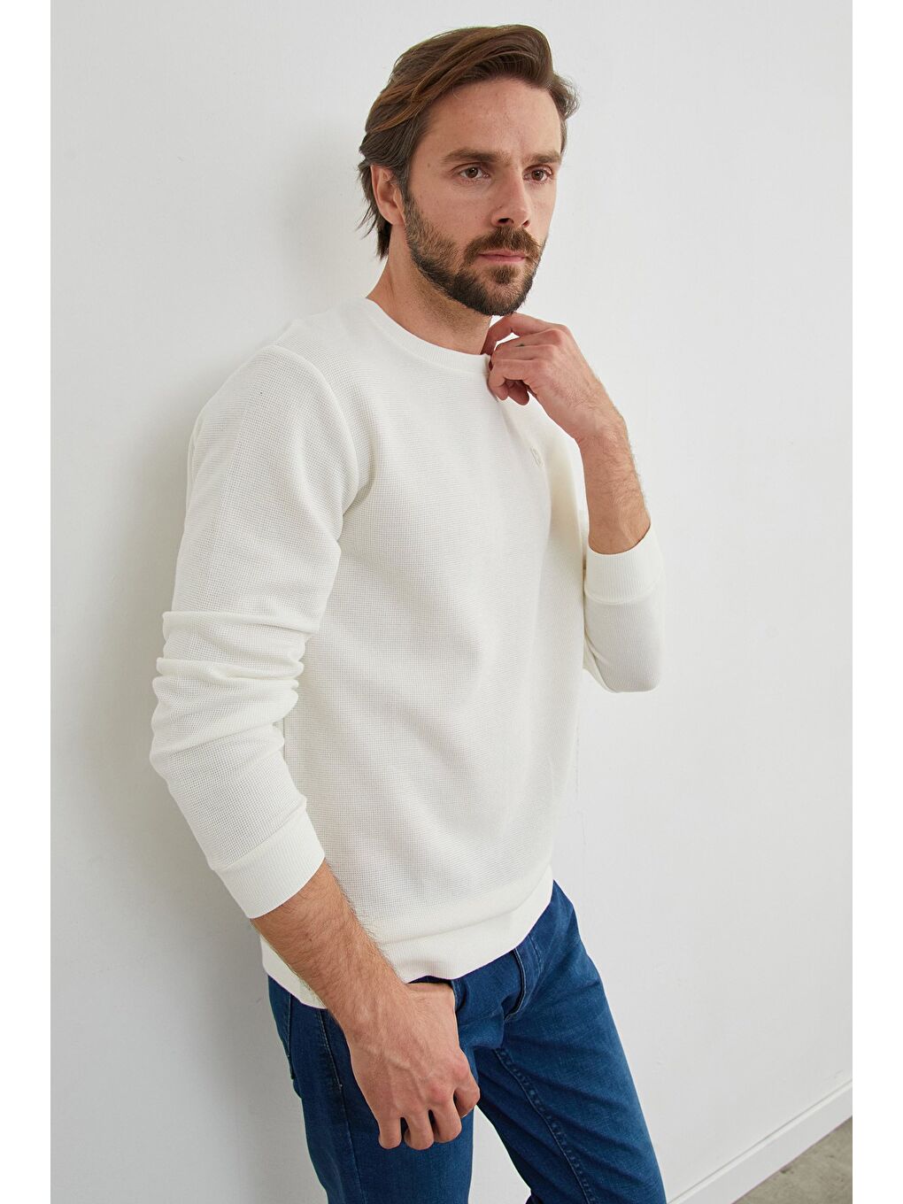 Ekru Kabartma Baskılı Bisiklet Yaka Kazak-2