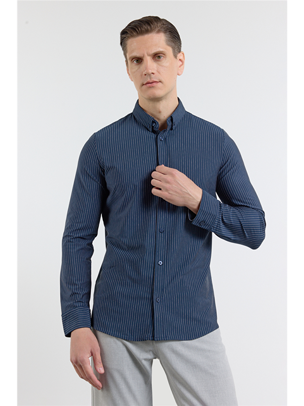 Lacivert Çizgili Desen İtalyan Yaka Uzun Kol Torba Cep Standart Fit Esnek Gömlek 1004260157-3